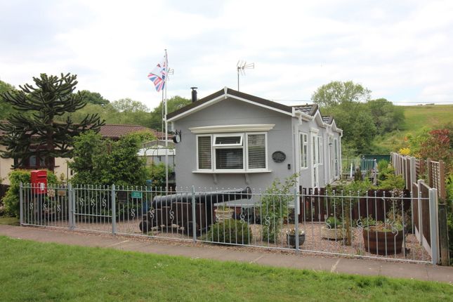 2-bed caravan on 90, Hinksford Mobile Home Park, Kingswinford, £175,000