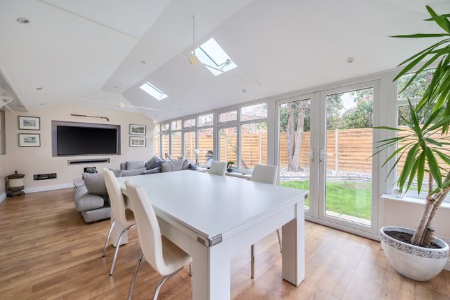 28, Blamire Drive, Bracknell photo 4