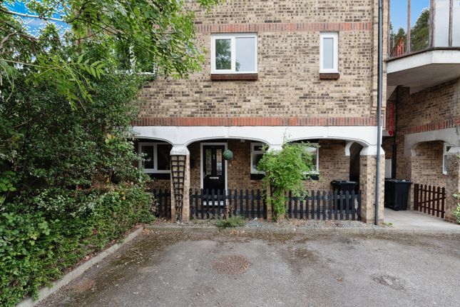 Maisonette for sale in Fairfax Avenue, Basildon, Essex