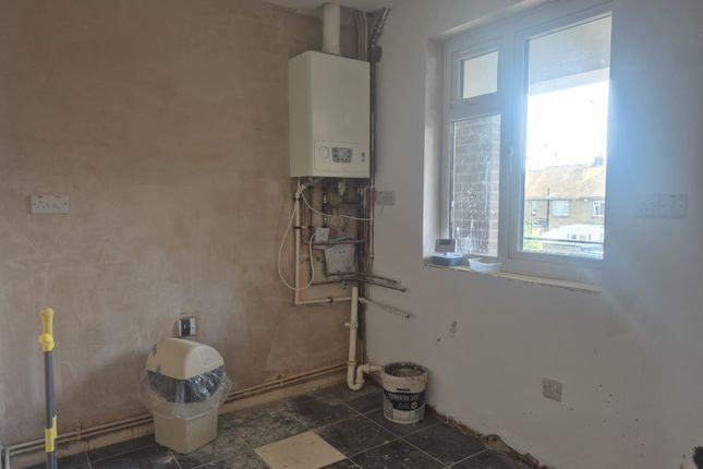 33, Derwent Way, Gillingham photo 3