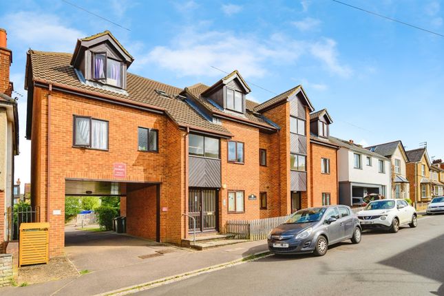 Thumbnail Flat for sale in College Road, St.Albans