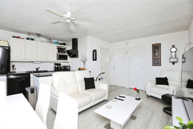 59, Sheppey Beach Villas, Leysdown-on-Sea photo 4