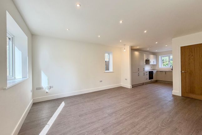 33, Abb Street, West Yorkshire photo 2