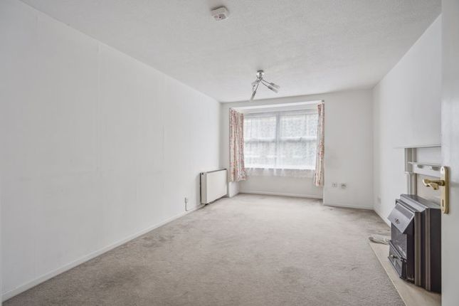 4 Rowan House, Blind Lane, Bourne End photo 4