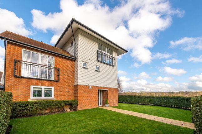 Town house for sale in Lilley Mead, Redhill