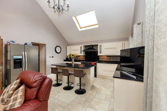 56, Colchester Road, Clacton-on-sea photo 2