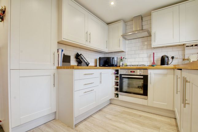 26, Blackthorn Close, Chatteris photo 3