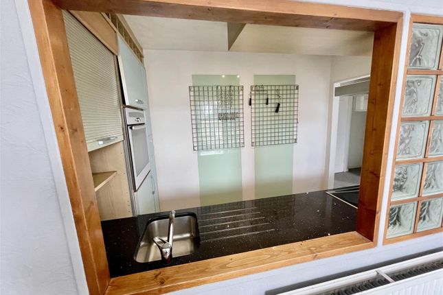 Top Floor Flat, 21, Lipson Road, Plymouth photo 4
