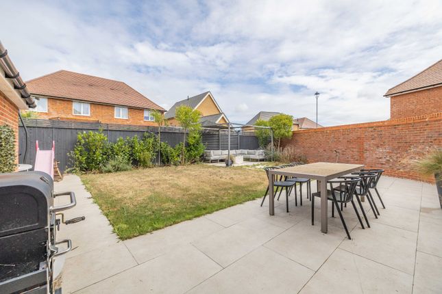 8, Pitman Road, Canterbury photo 4