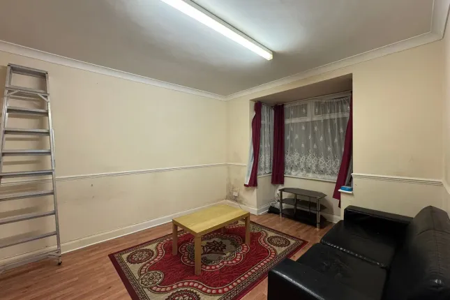 3-bed terraced on Bridgewater Road, Wembley, £2,700/mo