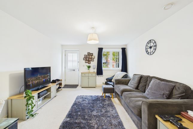 4 Kingshill House, High Wycombe photo 2