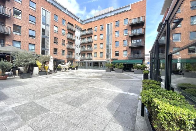 Flat to rent in Madison Square, Liverpool