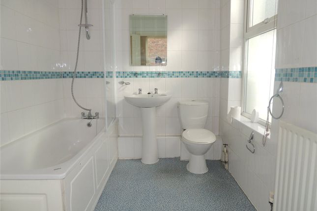 Flat 1, 86-88,, Godstone Road, Kenley photo 5