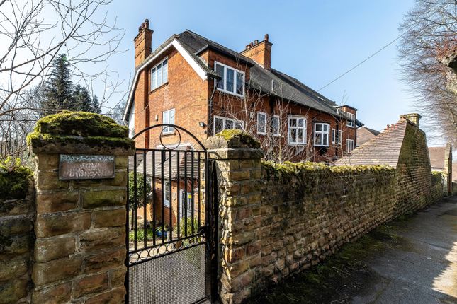 34 Warwick Road 004 - Blurred