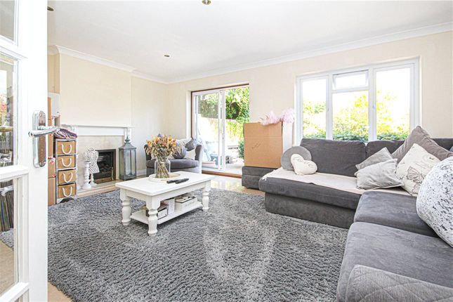 26, Dorly Close, Surrey photo 2