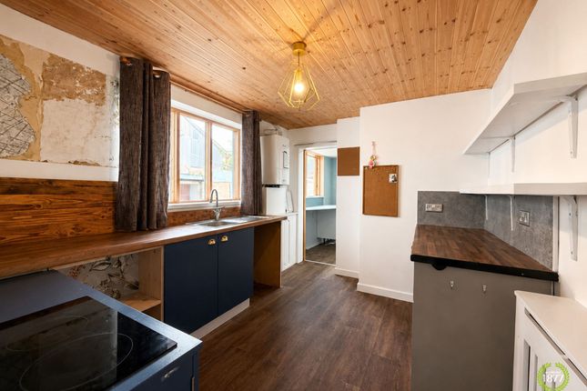 34 Fielding Lane, Accrington photo 4