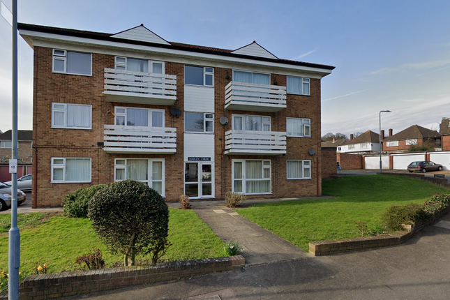 Thumbnail Flat to rent in Radley Court, Chigwell