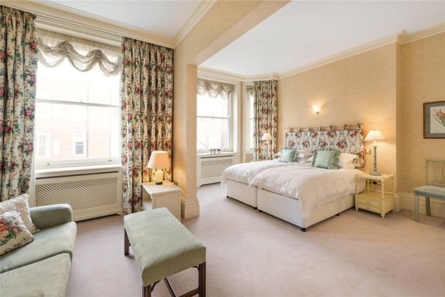 Flat for sale in Burton Court, Franklins Row