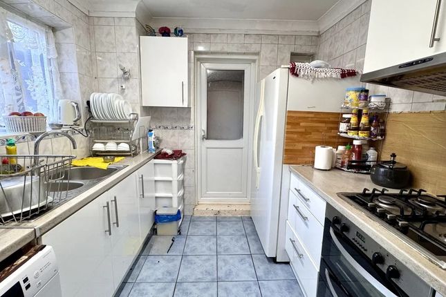 36 Norman Avenue, Feltham photo 4