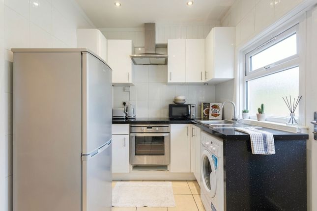 Flat 3, 24 Callcott Road, London, London photo 5