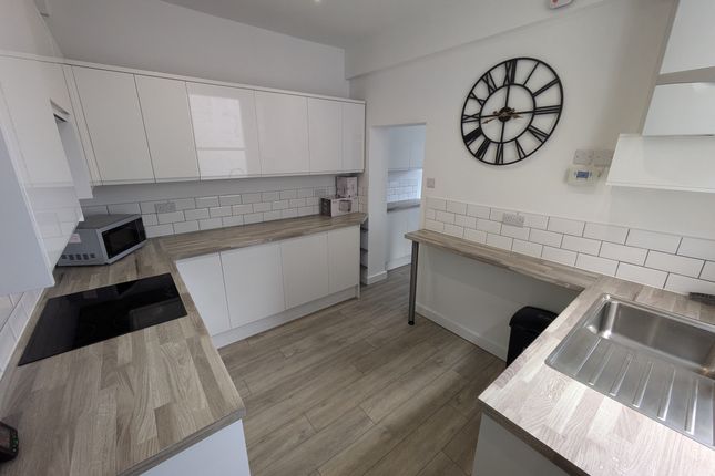 27, Richmond Road, Exeter photo 2
