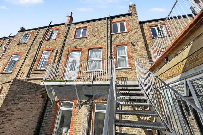 16a Replingham Road, london photo 5