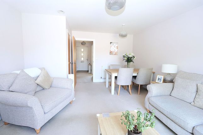 6, Kenley Place, Farnborough photo 3