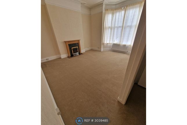 Flat, Station Road, Kenilworth photo 5