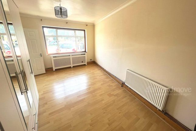 Studio to rent in The Drive, Hounslow