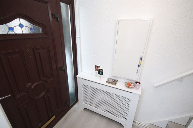 6, Cample Lane, South Ockendon photo 4