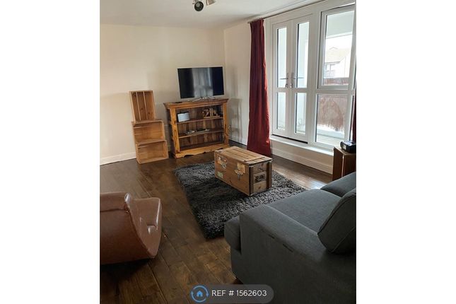 Thumbnail Flat to rent in Coniston Close, Raynes Park