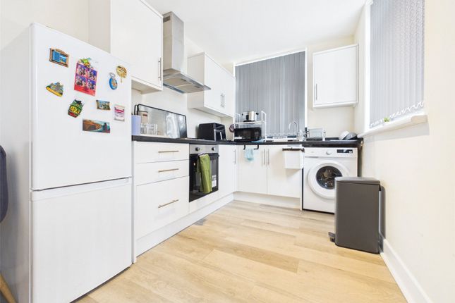Flat 3,, 2A Hillingdon Road, Middlesex photo 3