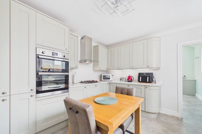 13 King George Avenue, Llanelli photo 2