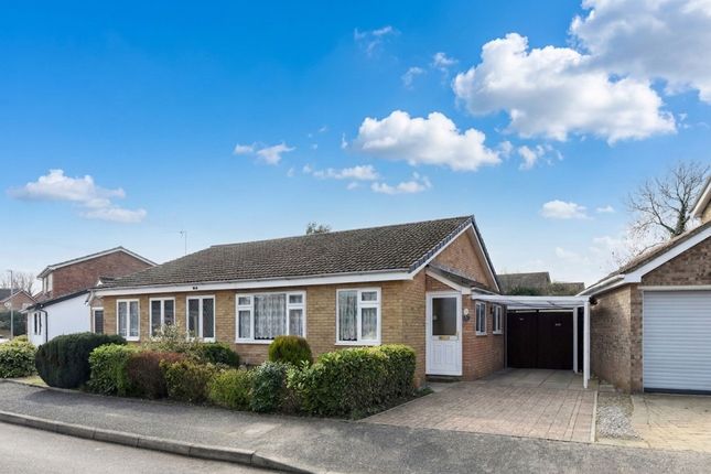 2-bed house on 18 Elizabethan Way, Huntingdon, £240,000