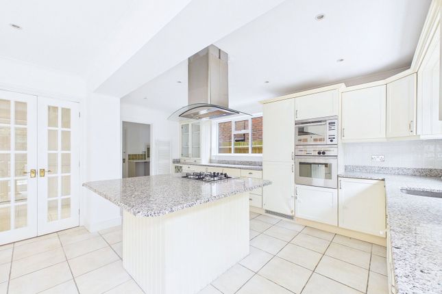 2, Overchess Ridge, Rickmansworth photo 4