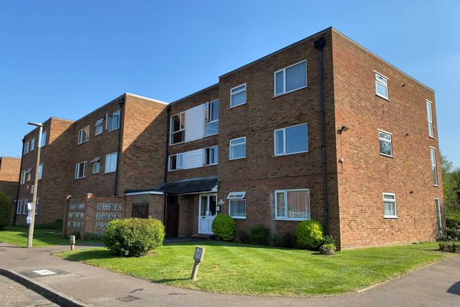 Flat to rent in River Park, Hemel Hempstead