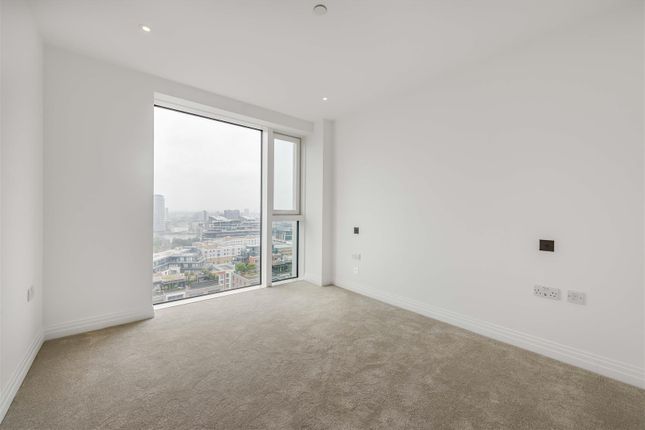 Flat to rent in Kings Tower, Bridgewater Avenue, Chelsea Creek, Fulham, London