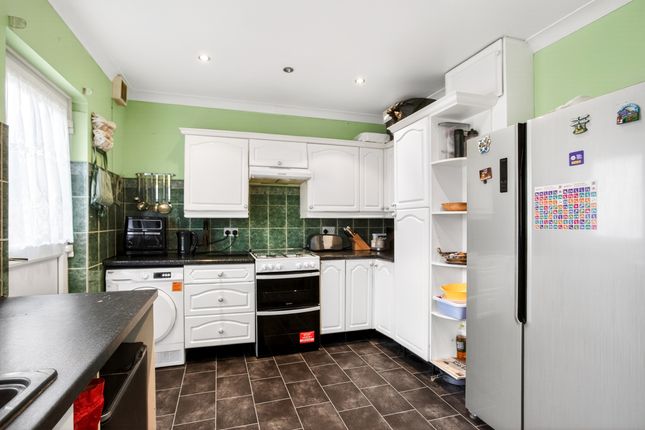 81, Mayeswood Road, London photo 2