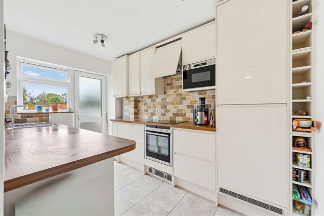 Flat 1 Effingham Court, 90, Cavendish Road, Colliers Wood photo 2
