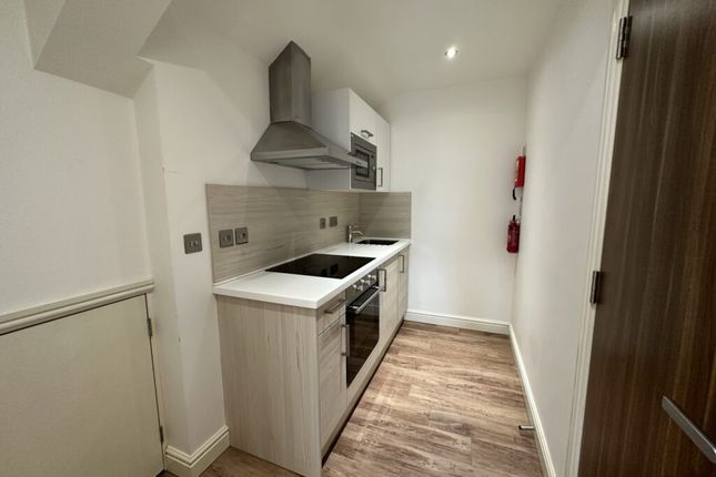 Studio to rent in Westcotes Drive, Leicester