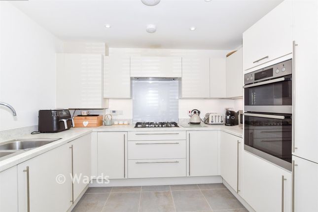 6, Honeysuckle Way, Maidstone photo 3