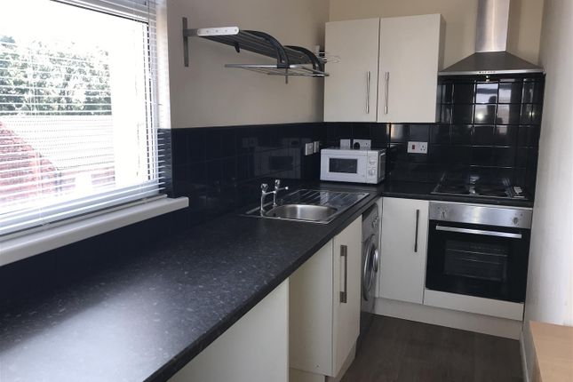 Thumbnail Flat to rent in Beverley Road, Hull