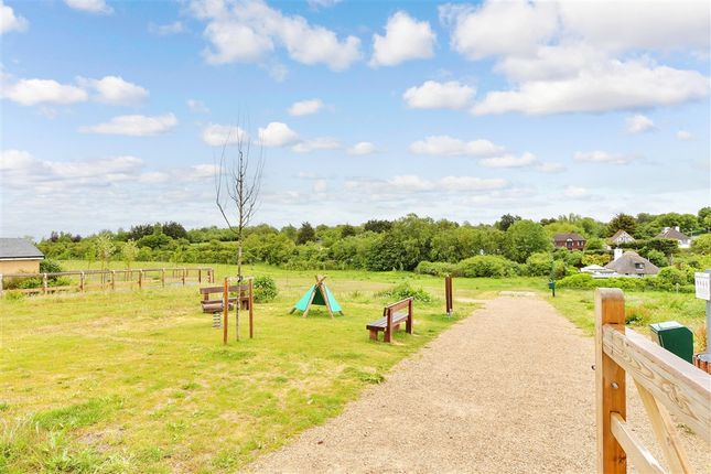 Cornfield Drive, Gravesend photo 4