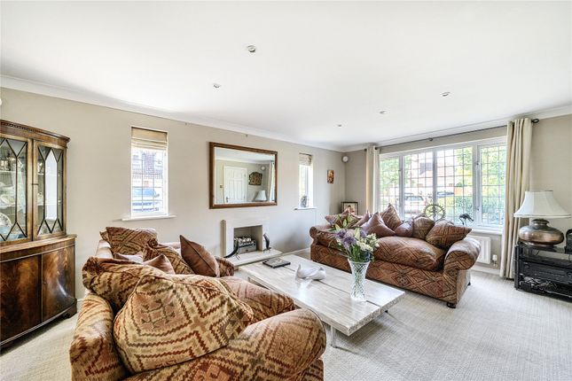 22, Danesfield, Surrey photo 2