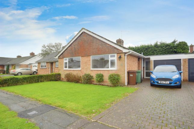 Thumbnail Semi-detached bungalow for sale in Pond Close, Broad Oak, Rye
