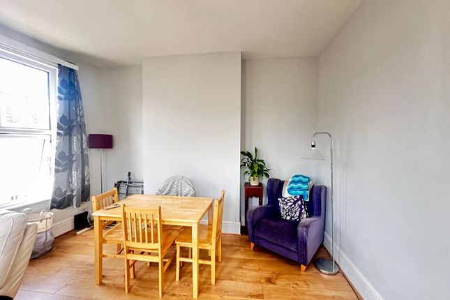 59b St. John's Road, London photo 3