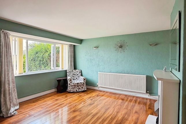 5, Caradoc Close, Newport photo 4
