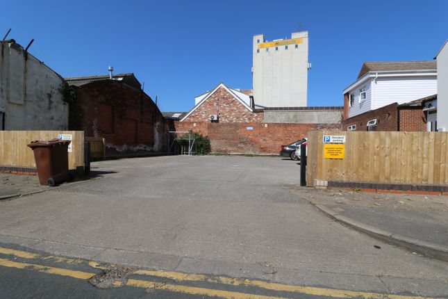 Block of flats for sale in Wincolmlee HU2, Hull,