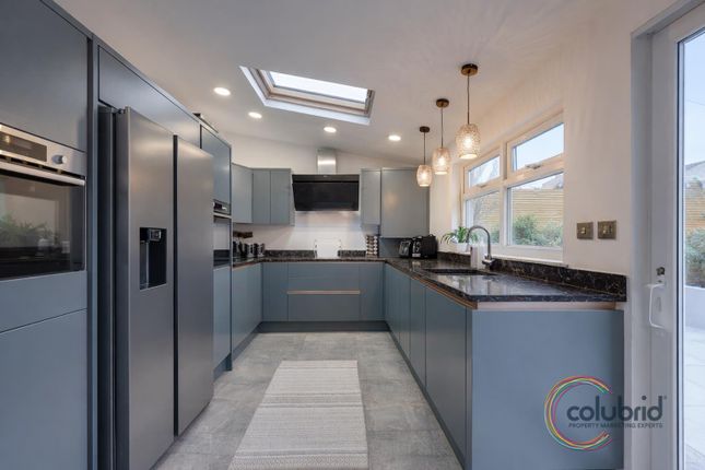 54, Bardfield, Basildon photo 2