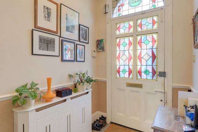 40 Arngask Road, Catford photo 3